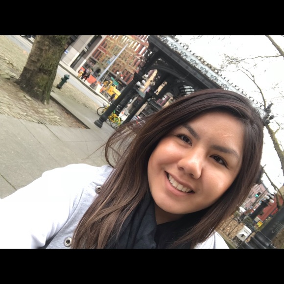 Meet your Posher, Jessica - Picture 1 of 1